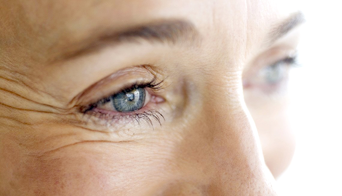 1140-mature-woman-eye-wrinkles-habits-that-cause-wrinkles-esp.imgcache.revb5dd0b9f5690a1d2d92bff0ab79dd603.web_